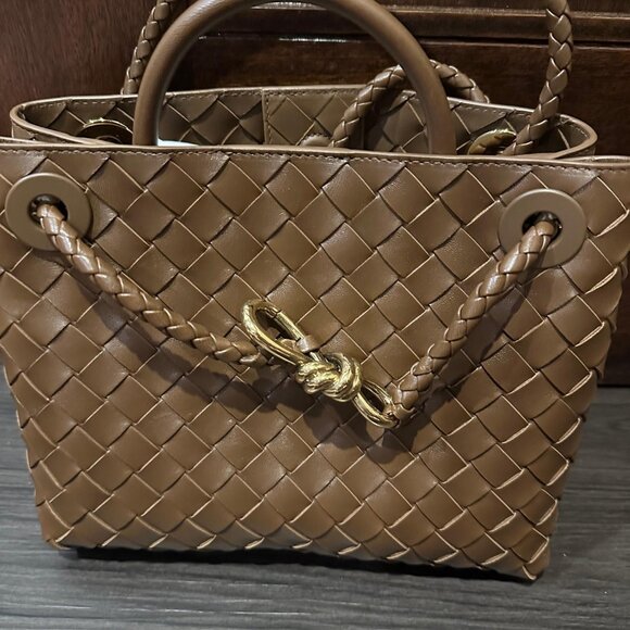 New Bottega Veneta Brown Small Andiamo Top Handle Bag - Picture 6 of 8